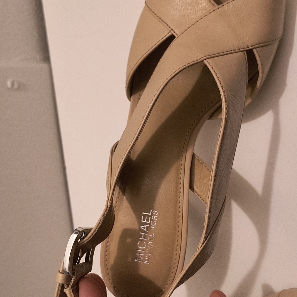 Michael Kors leather Tan  heels sandarls - Picture 4 of 12